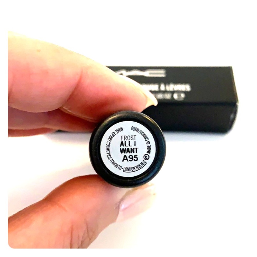 MAC COSMETICS LIPSTICK- ALL I WANT